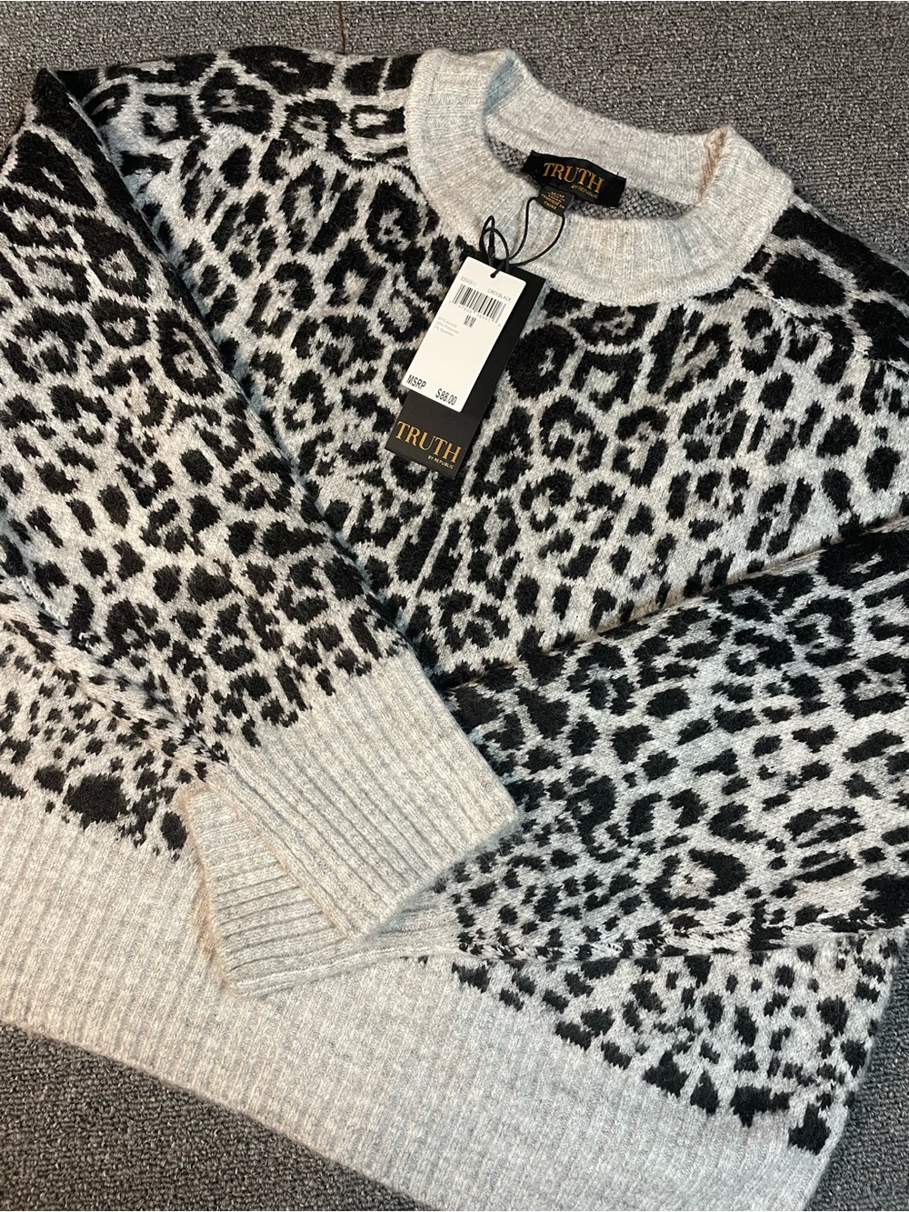 NWT TRUTH by Republic Womens Medium Grey Black Leopard Print Sweater